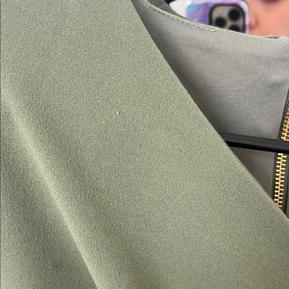 Alexia Admor “Wren” Army Green Sleeveless Dress - Picture 6 of 8